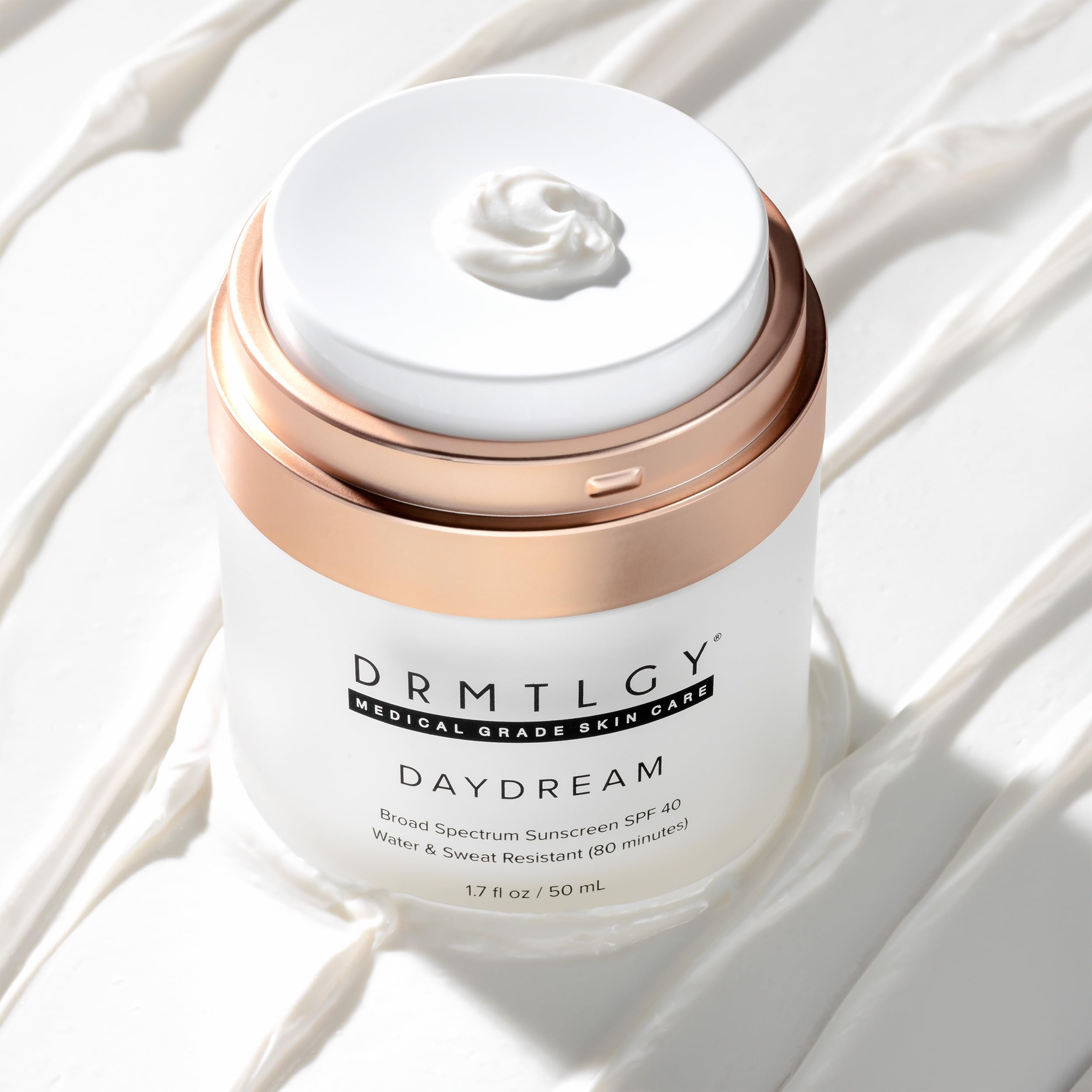 DRMTLGY Day Dream packaging box highlights SPF40 protection.