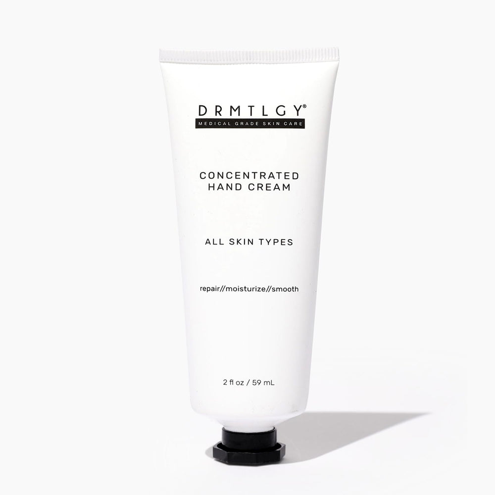 DRMTLGY crema para manos secas, empaque práctico para uso diario.