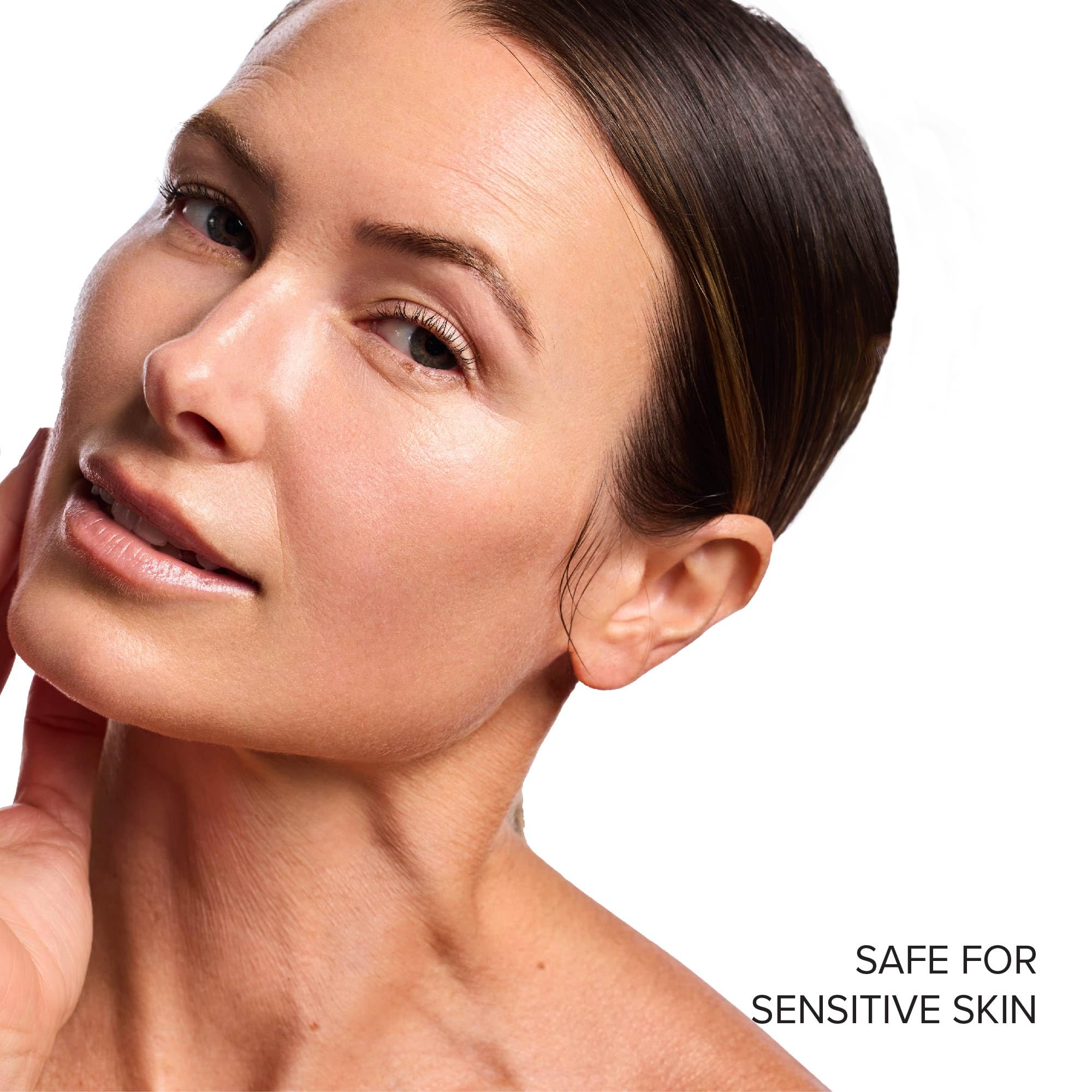 Vitamin E and hyaluronic acid aiding moisture and skin comfort.