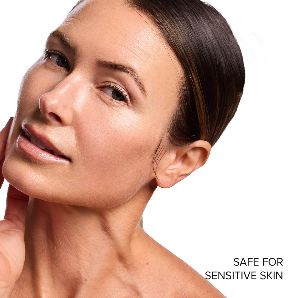 Vitamin E and hyaluronic acid aiding moisture and skin comfort.