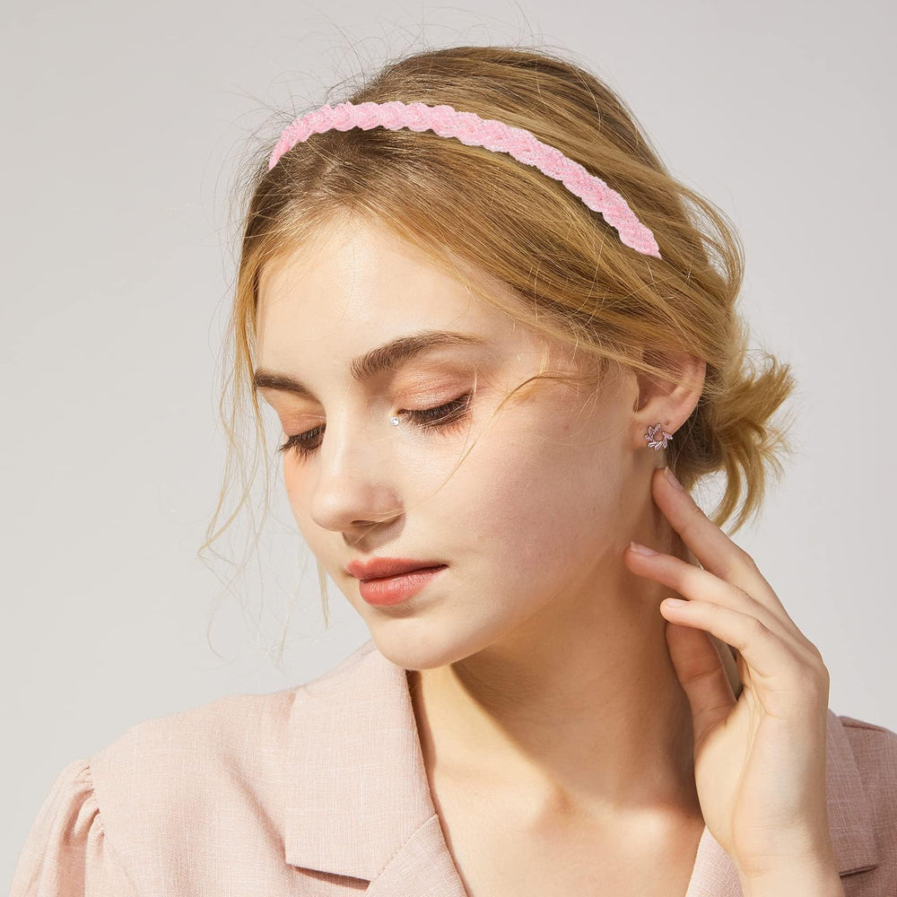 Drnytunk wide-band headband offers comfortable all-day wear.