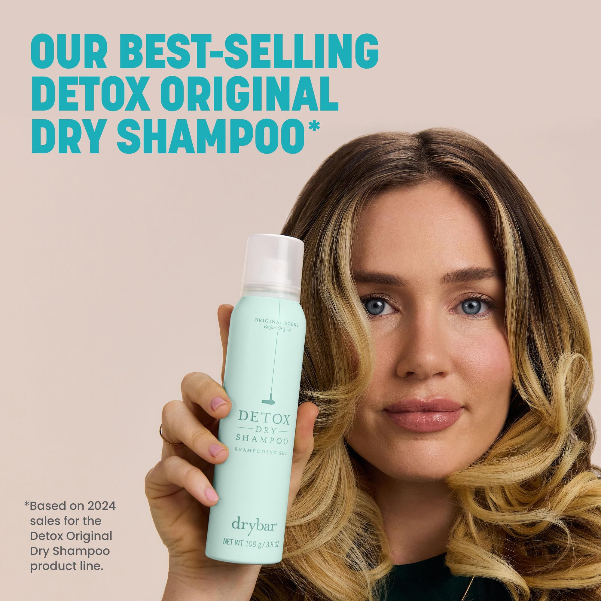 Drybar Detox Champú Seco contiene polvo de arroz micro fino para absorción suave.
