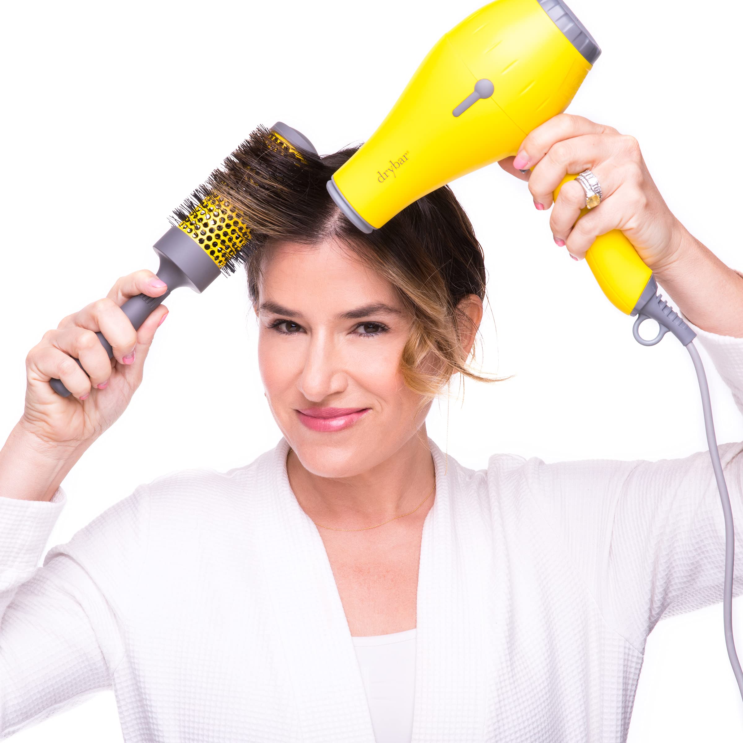 Drybar Full Pint ergonomic handle offers comfort during styling