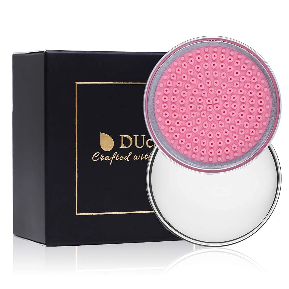 DUcare cleaning mat and pad setup ideal for orderly brush care.
