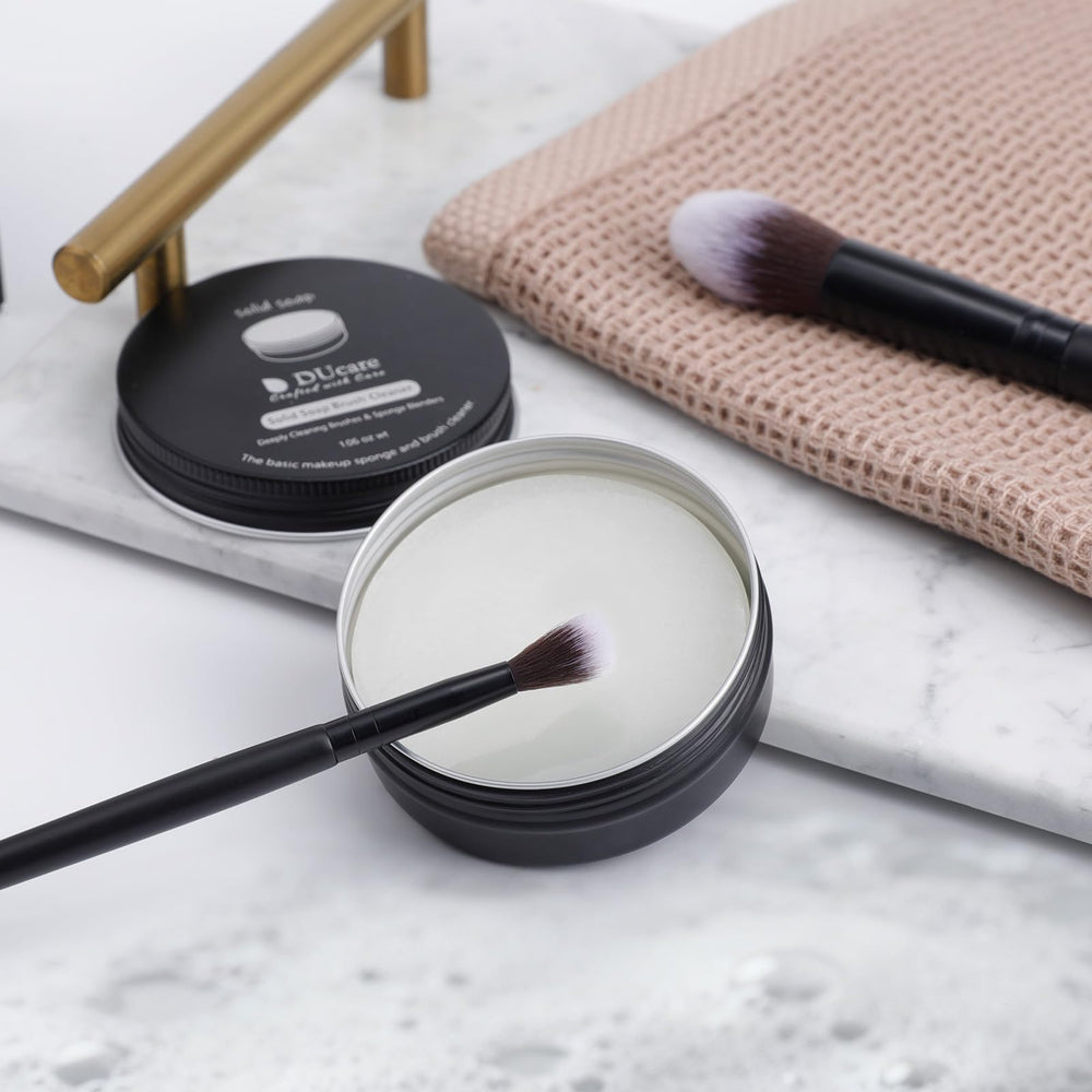 DUcare routine for cleaning brushes and sponges enhances tool freshness
