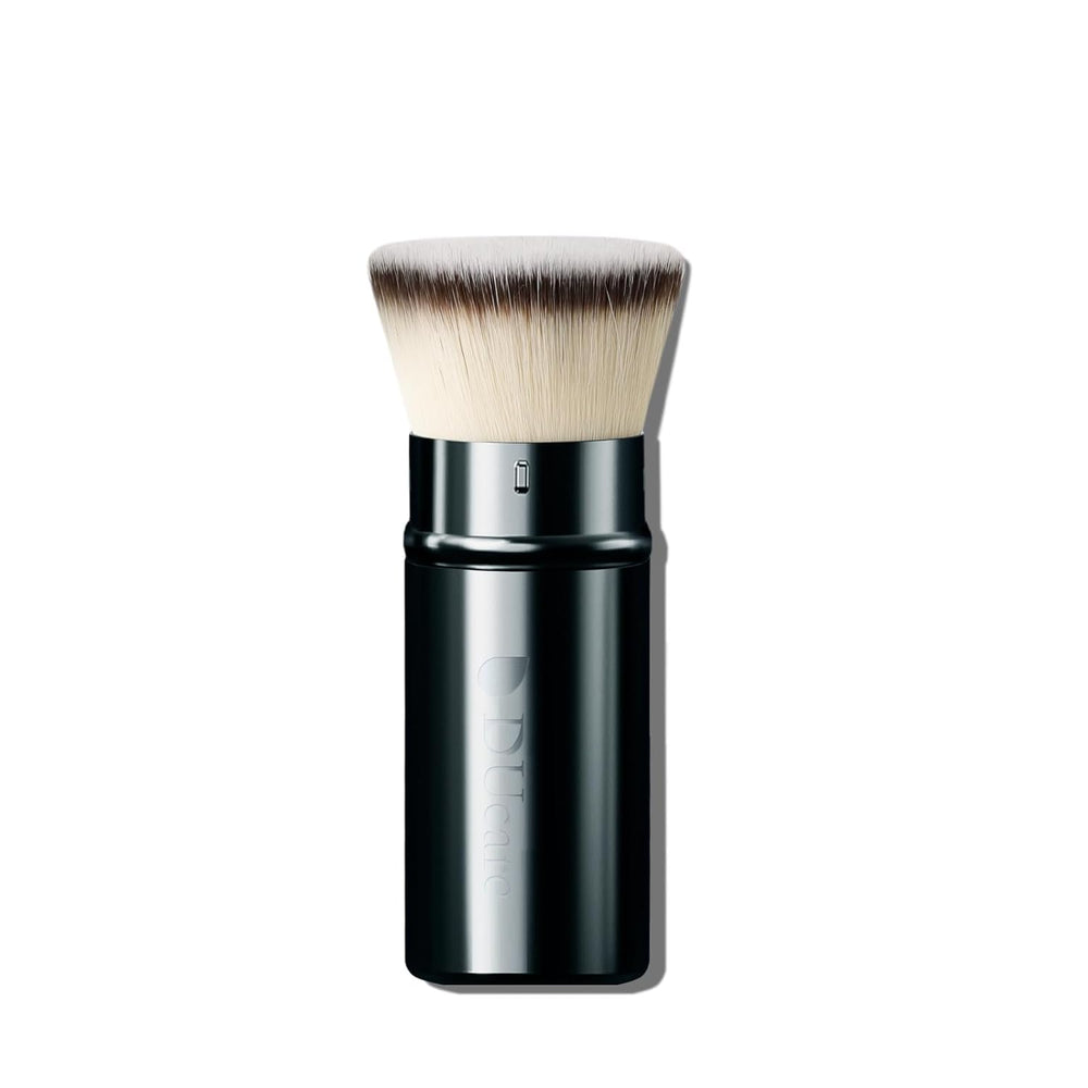 DUcare flat-top brush for finishing and contouring makeup