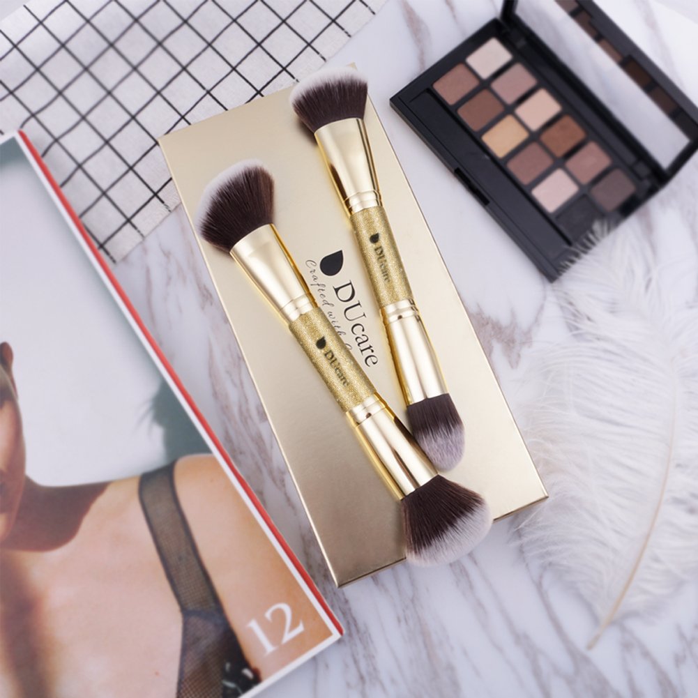DUcare soft synthetic bristles for gentle blending with liquids and powders.
