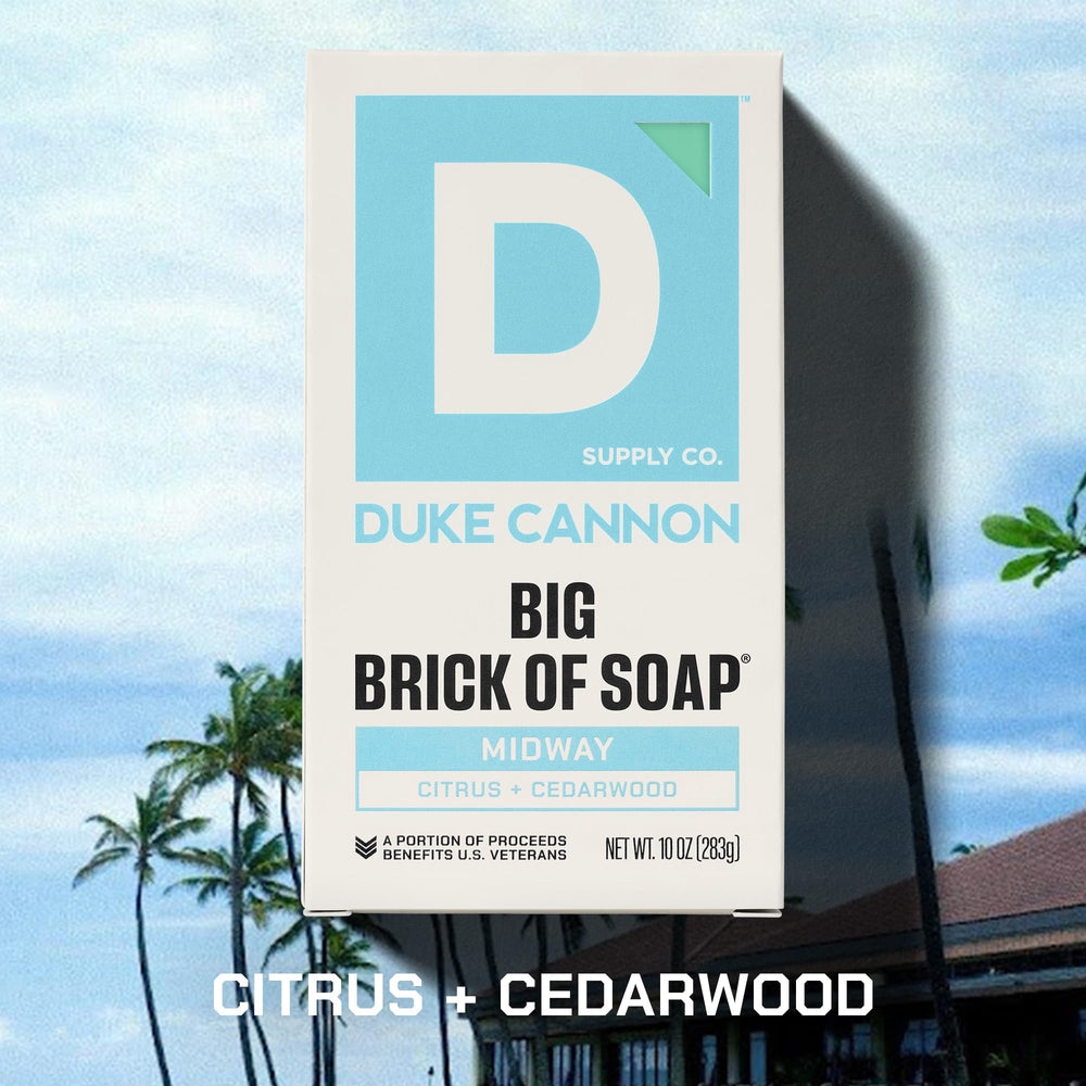Duke Cannon barra jabón cítrico cedro, fragancia fresca y acción revitalizante para la piel.