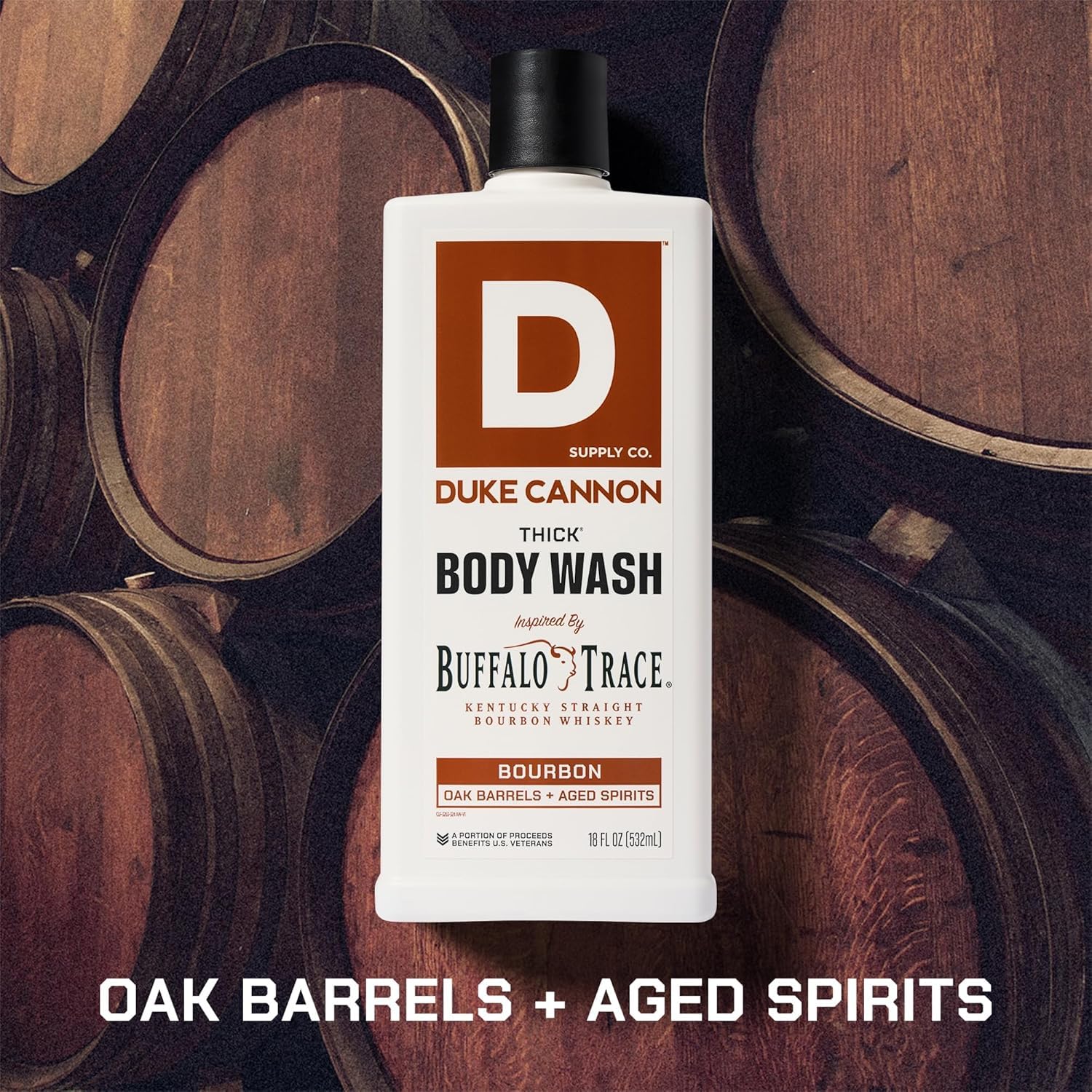 Textura densa del gel Duke Cannon Bourbon para lavado profundo.
