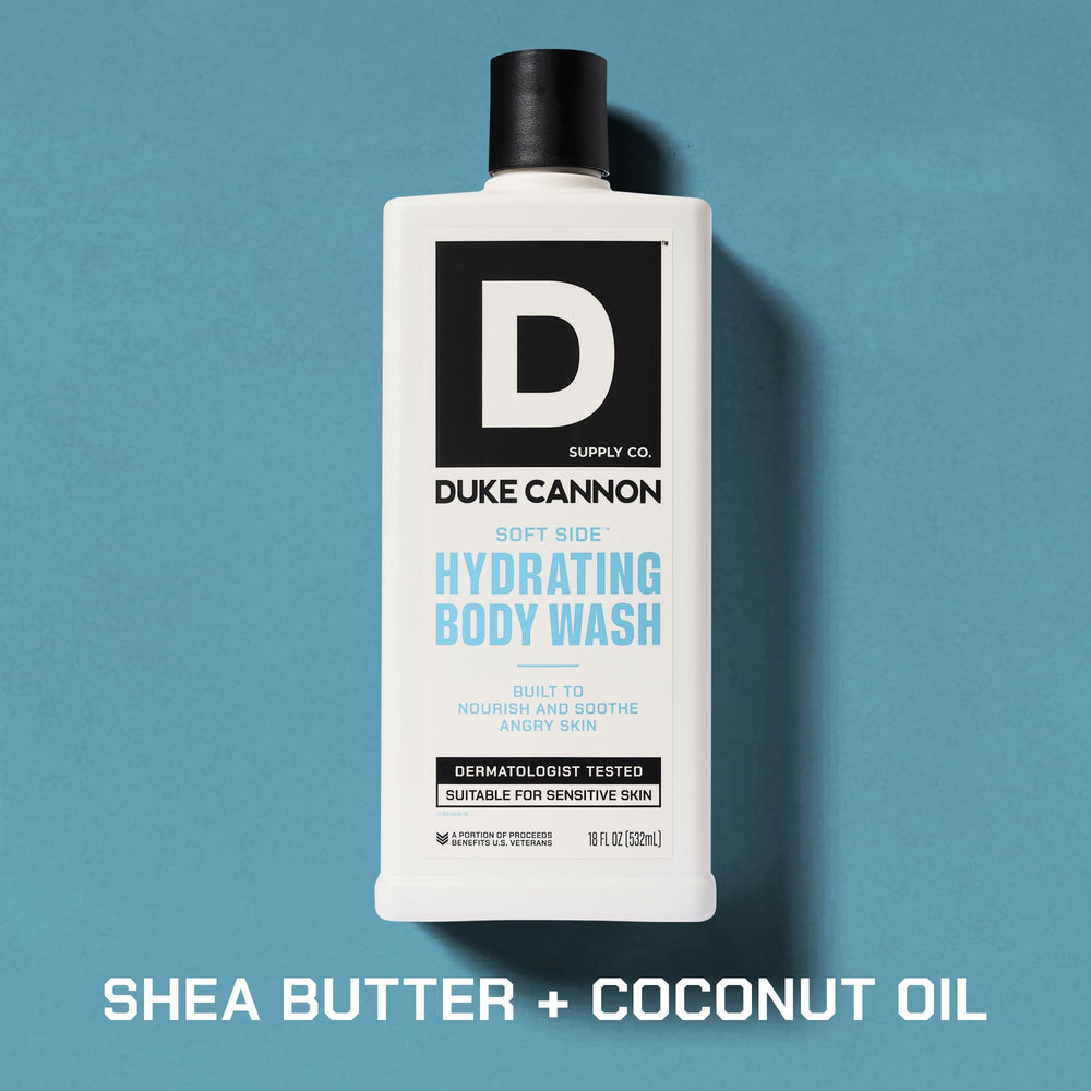 Duke Cannon Ducha Corporal Hidratante, vertido suave desde la boquilla, limpieza profunda sin resecar.
