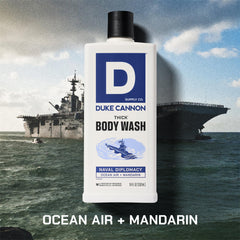 Duke Cannon Naval Diplomacy: espuma densa sobre esponja para una limpieza suave.