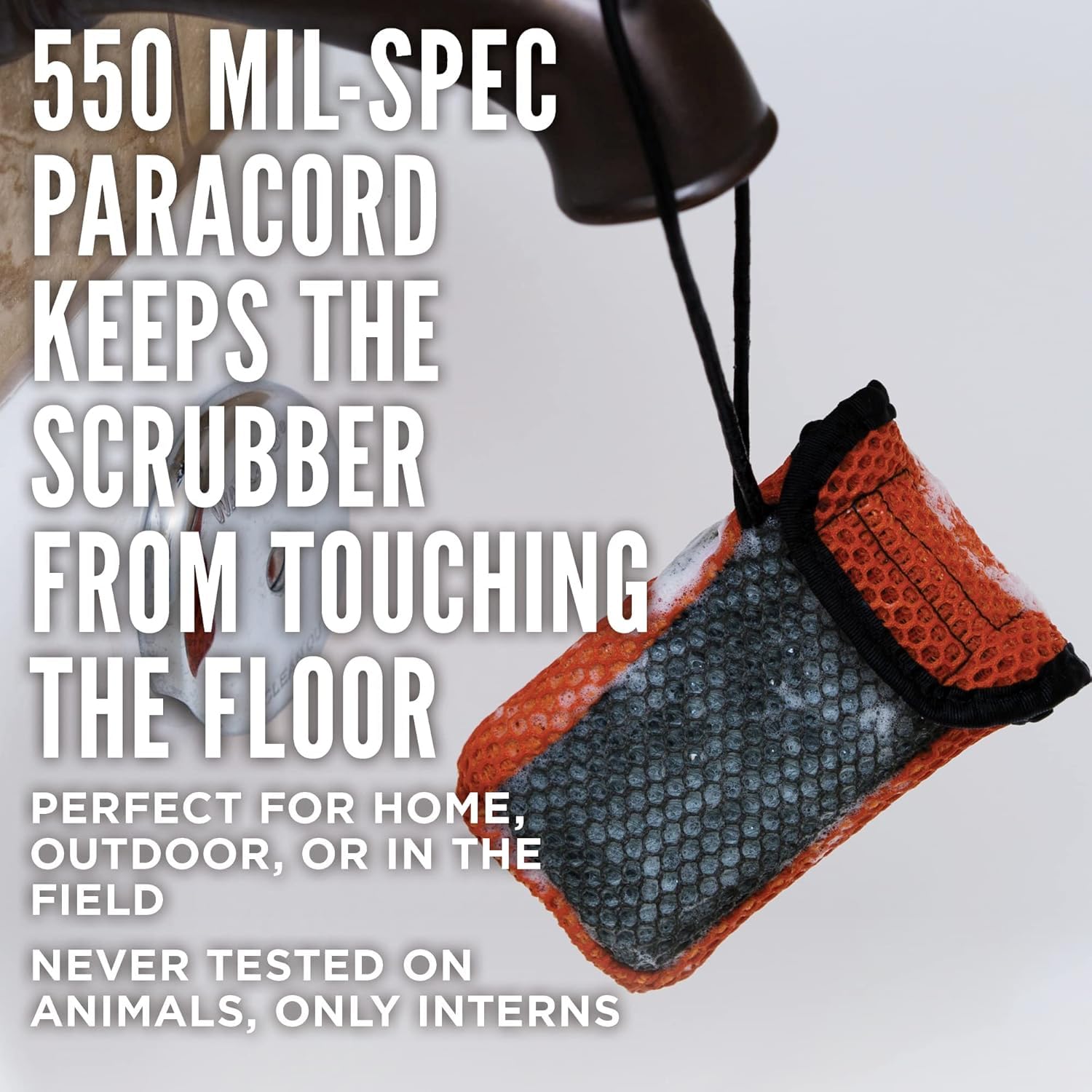 Duke Cannon Tactical Scrubber bols para colgar con paracord 550