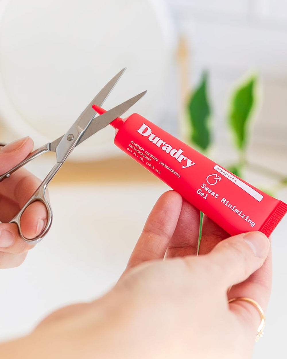Duradry gel sin alcohol, apto para piel sensible y menor irritación.