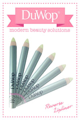 DuWop Reverse Lipliner acabado mate mantiene el color en su sitio.