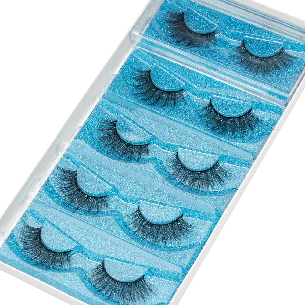 DYSILK cat-eye fluffy lashes offer flattering definition