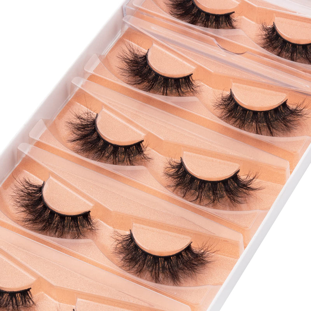 DYSILK soft-band lashes offer comfortable wear and seamless blending.