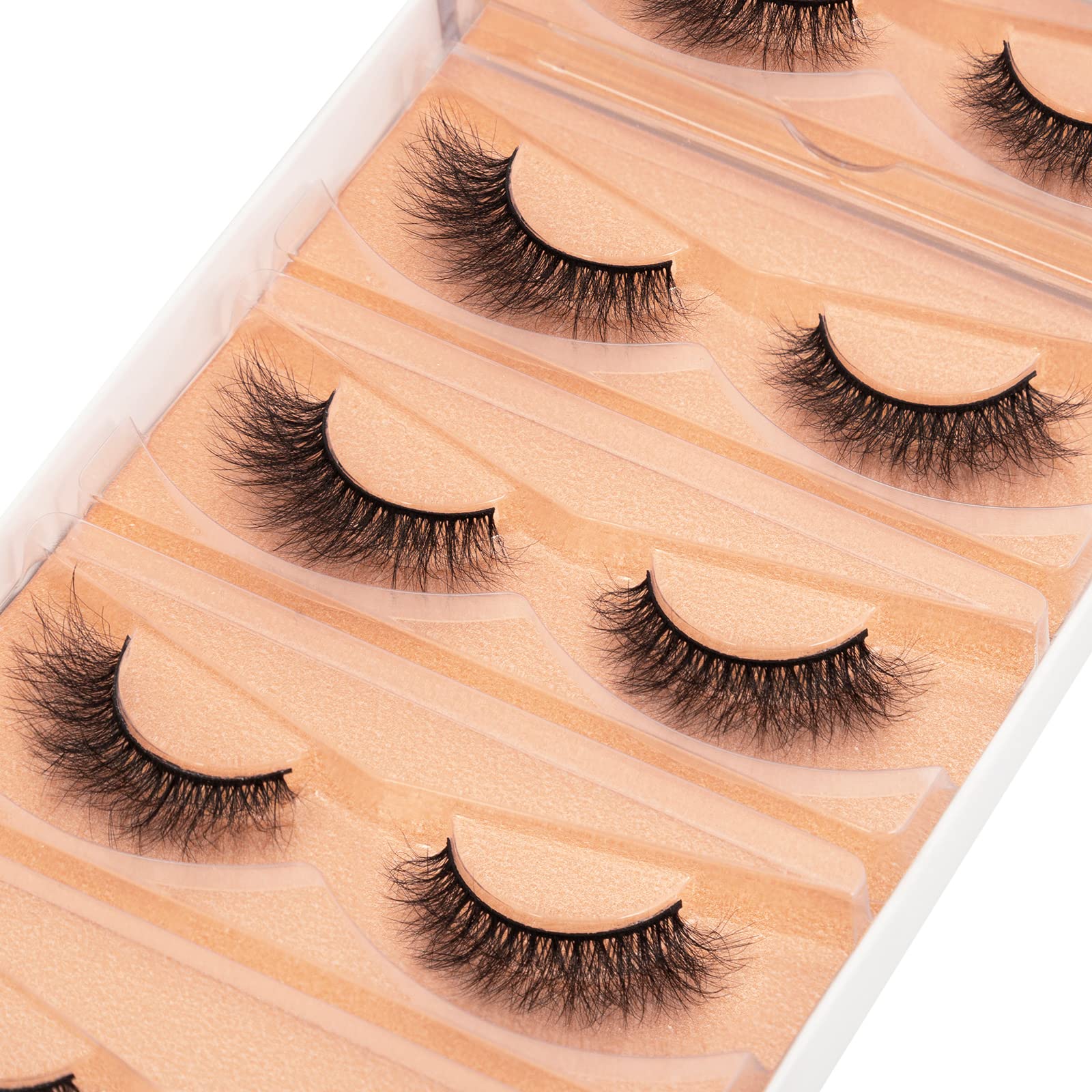 DYSILK Wispy Lashes close-up fiber detail for natural flutter.