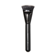 e.l.f. Contouring Brush with dense bristles for precise sculpting