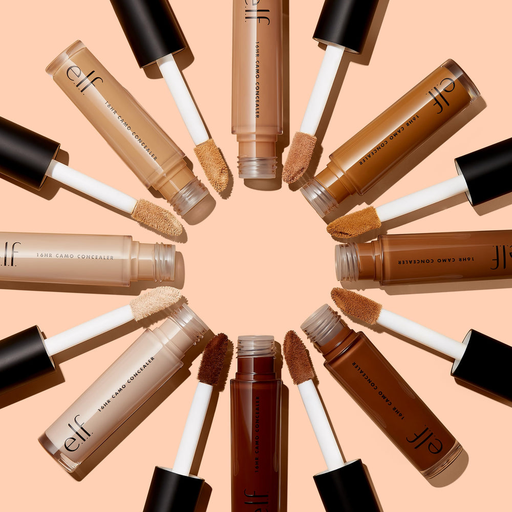 e.l.f. Camo Concealer con aceite de aguacate hidrata la piel al aplicar.