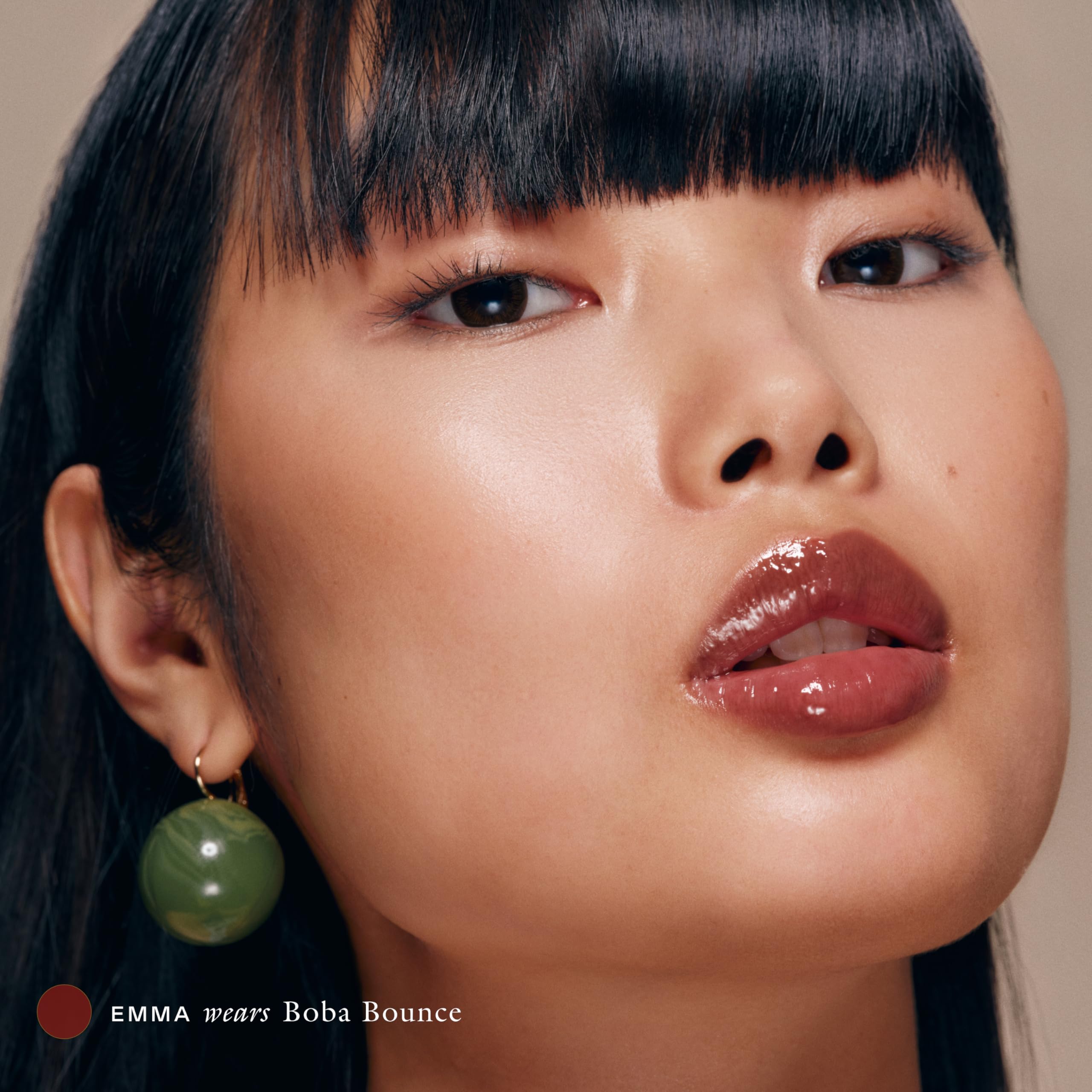 Luxurious gloss finish in the Boba Bounce shade
