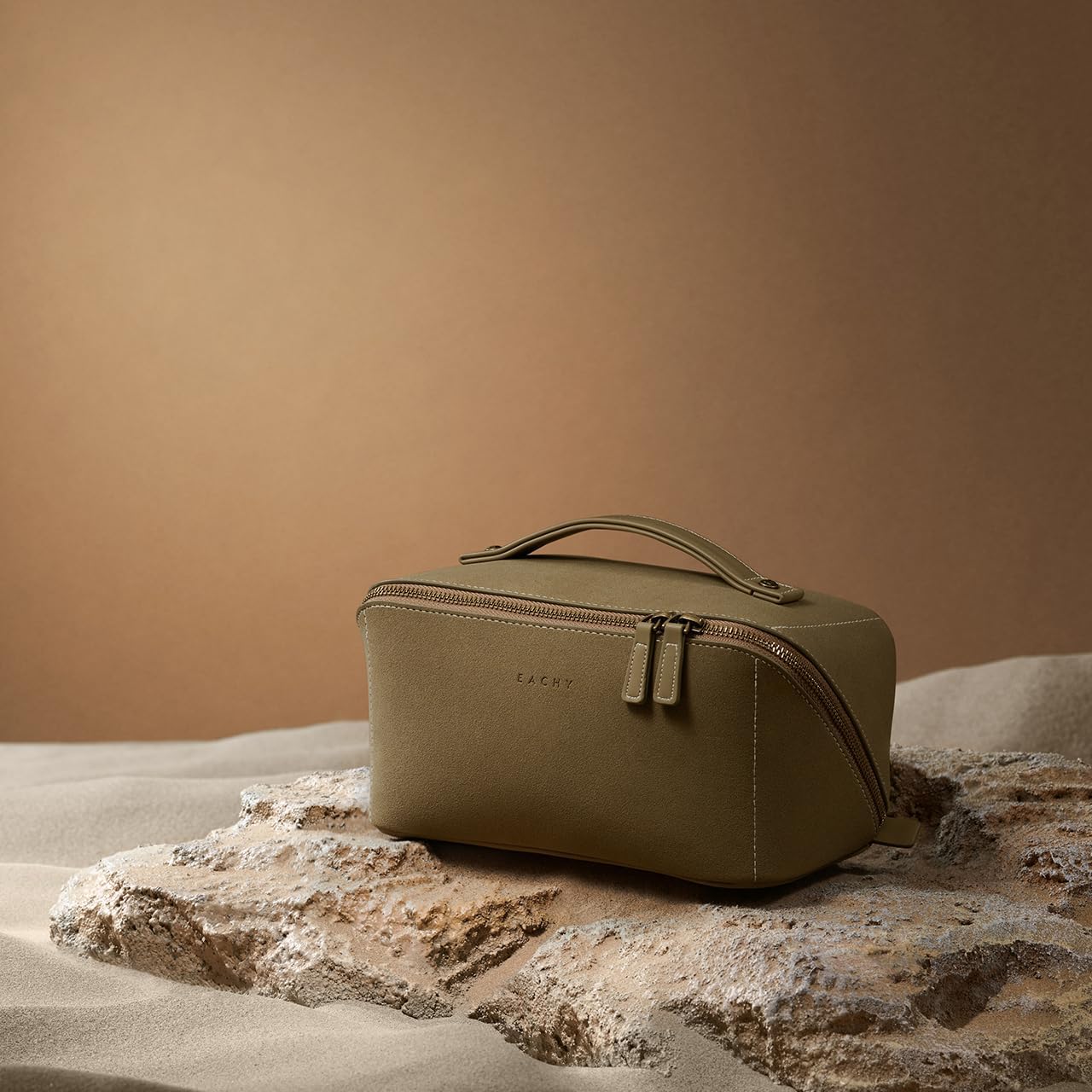 EACHY protective packaging ensures pristine arrival.