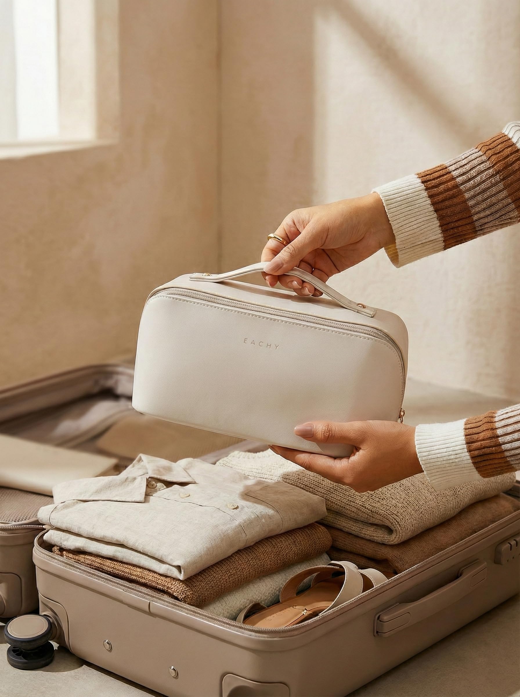 EACHY travel makeup bag travel-ready design fits in bags