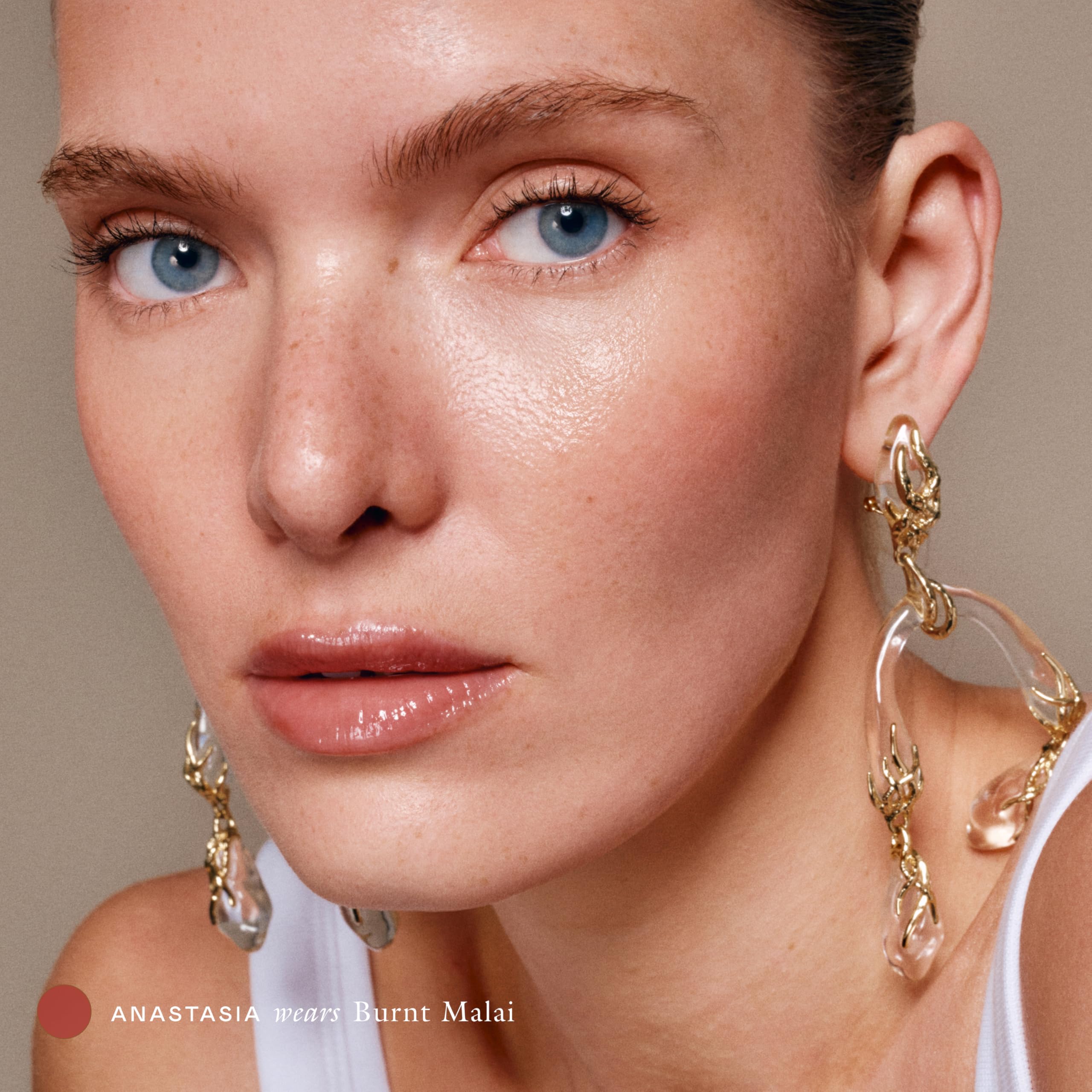 Overnight lip care routine using EADEM Le Chouchou as a mask.