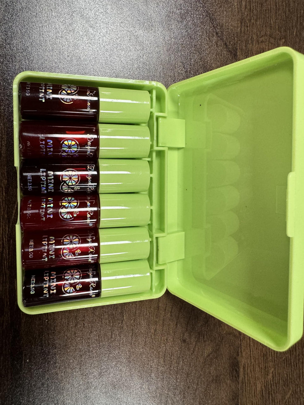 Eakroo lip tint long-lasting color with non-sticky formula stays fresh.