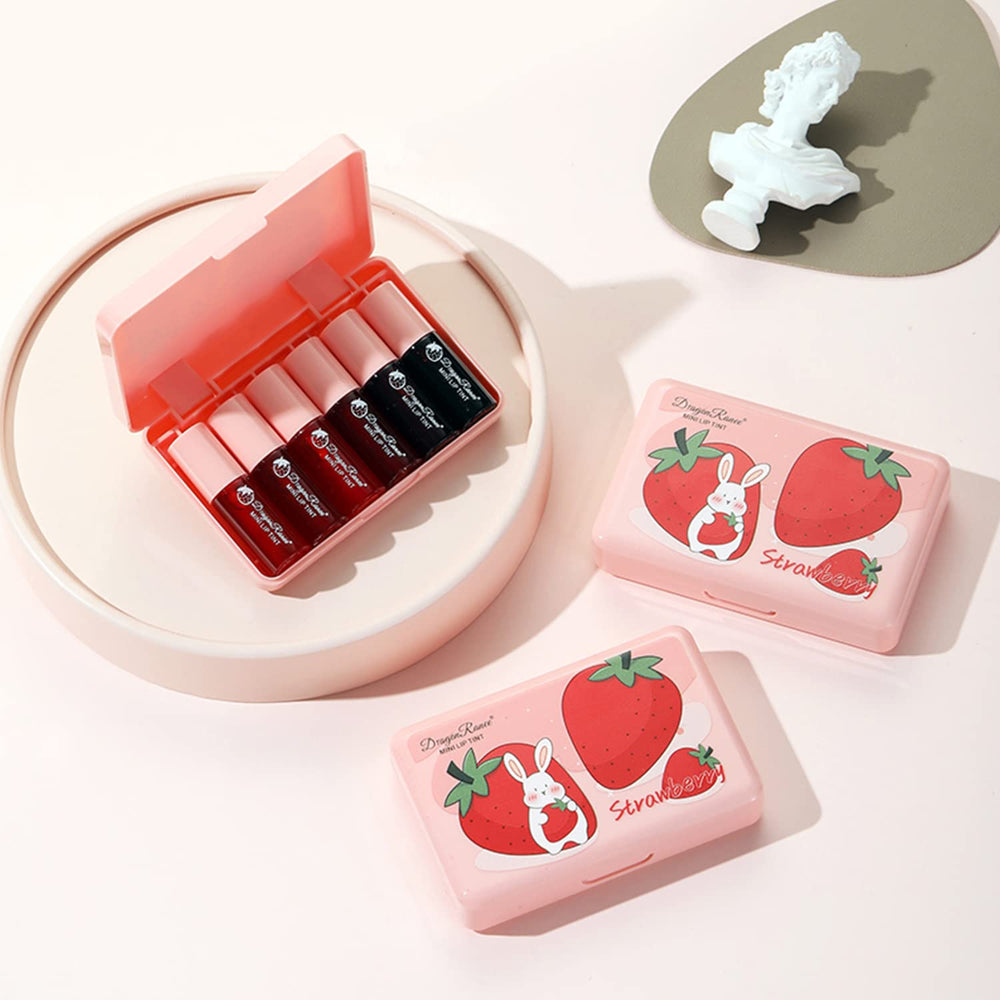 Eakroo mini bottle design features compact, travel-friendly packaging for on-the-go touch-ups.