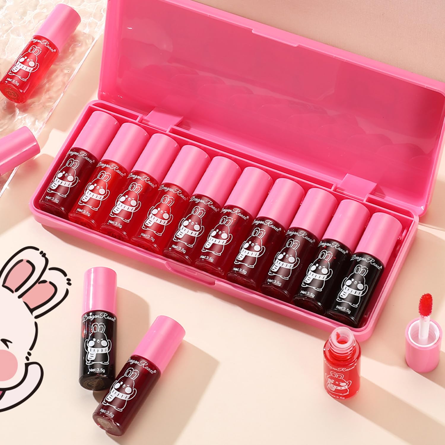 Eakroo long-lasting formula resists smudging for all-day color.