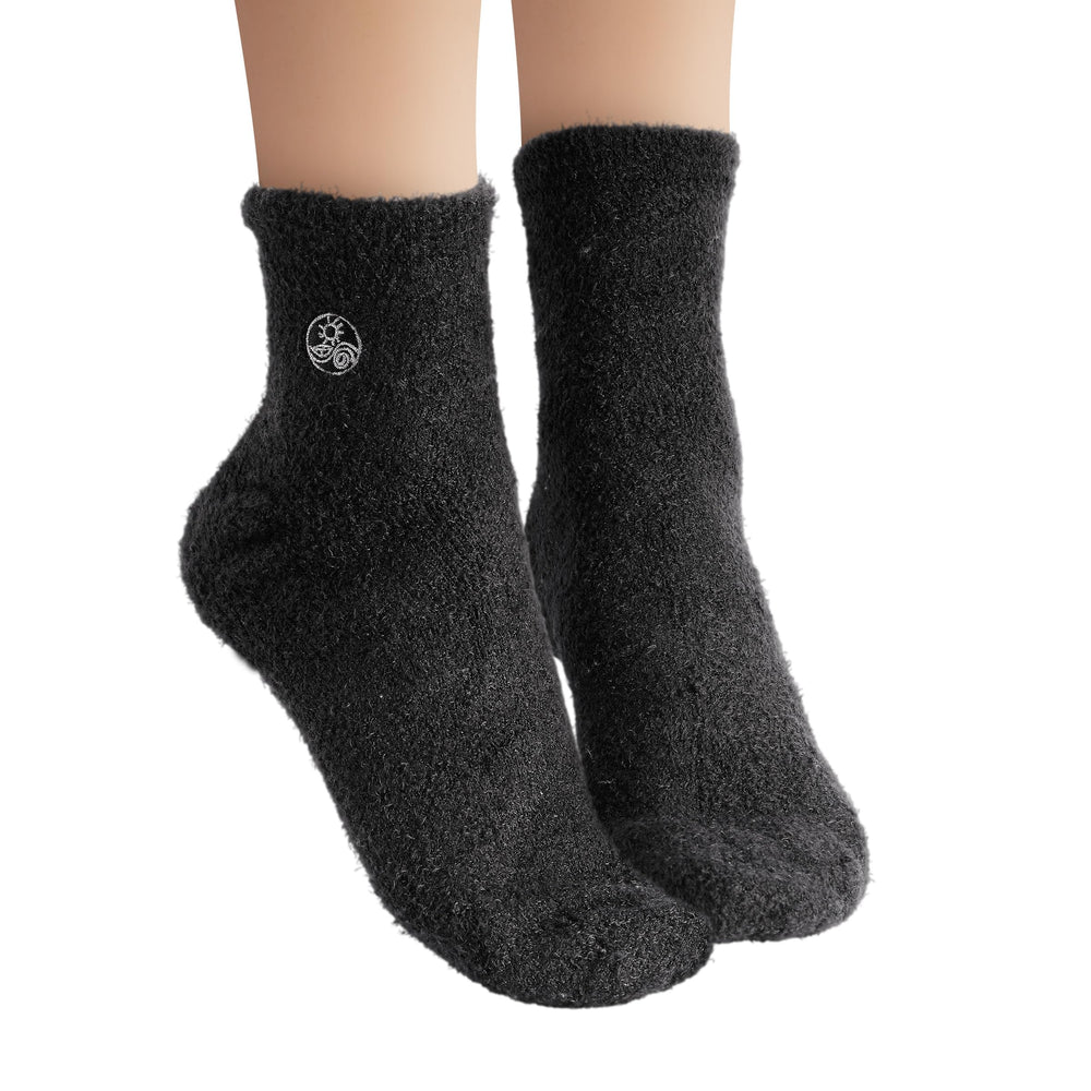 Earth Therapeutics Aloe Socks uso nocturno para piel suave por la mañana