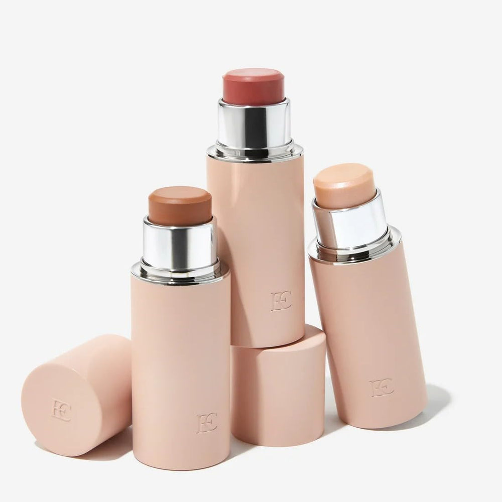 EarthsCure Glow Trio travel case shown for portable makeup essentials