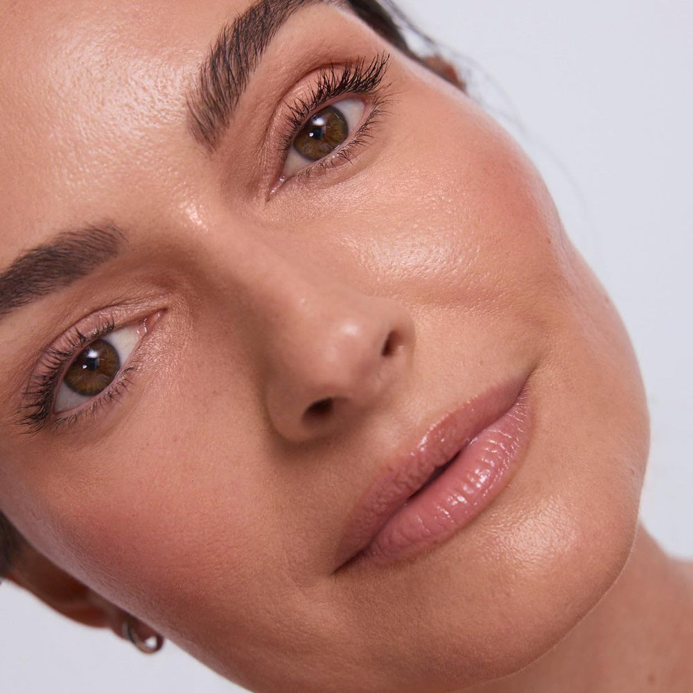 EarthsCure Glow Trio twist-up packaging close-up for easy, mess-free use