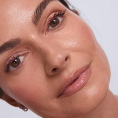 EarthsCure Glow Trio twist-up packaging close-up for easy, mess-free use