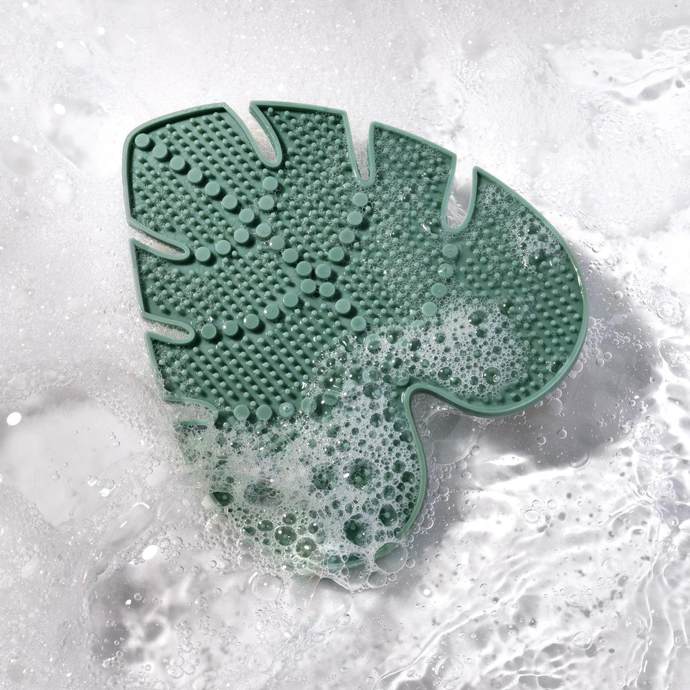 EcoTools cleaning surface texture helps dry brushes flat after washing.