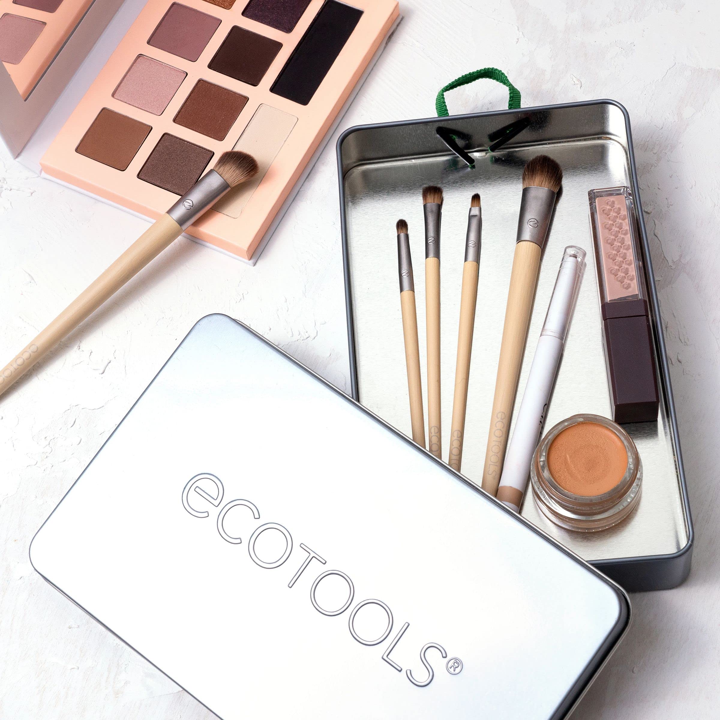 EcoTools Liner Smudge Brush for soft edges