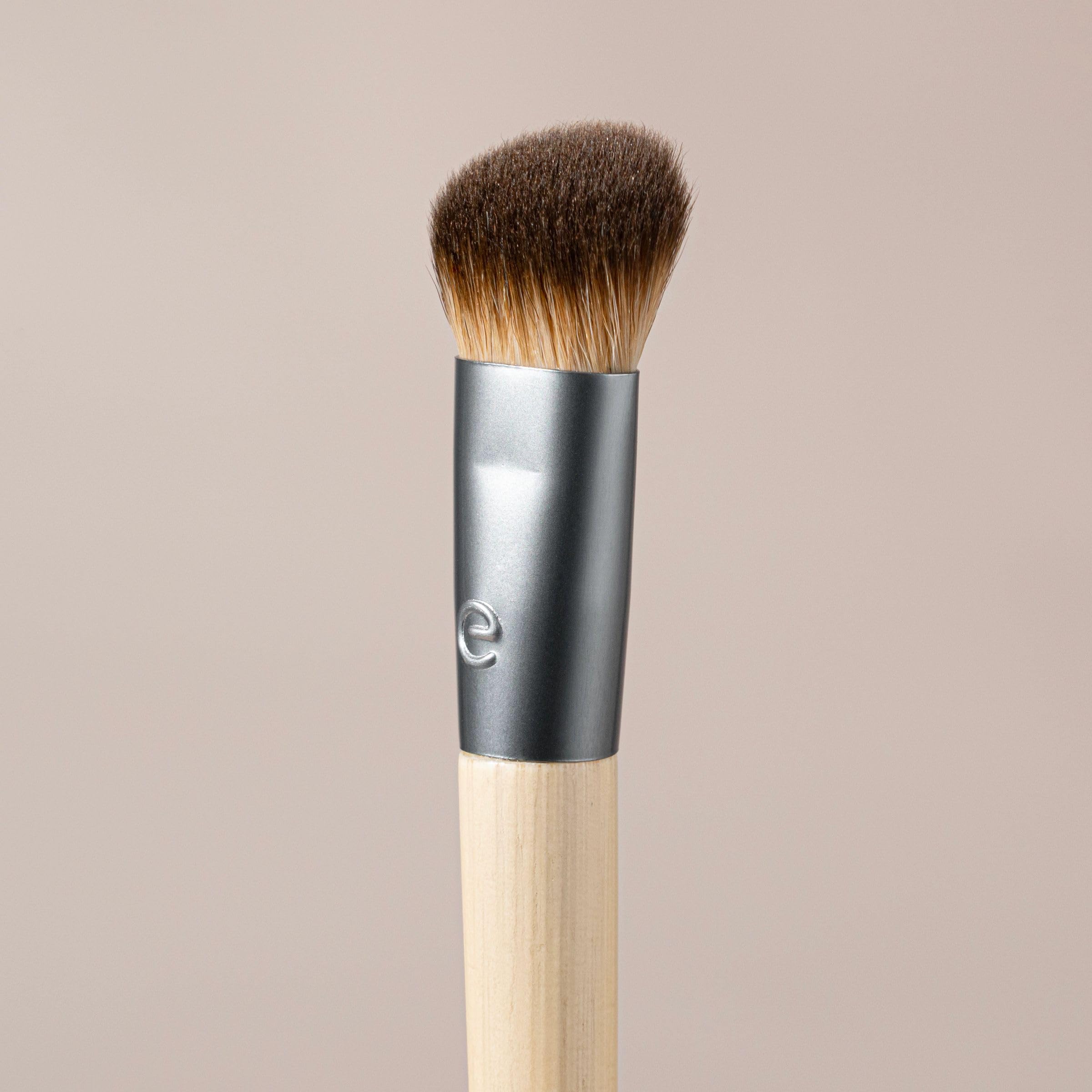 EcoTools Precision Concealer Brush easy to clean with proper shampoo