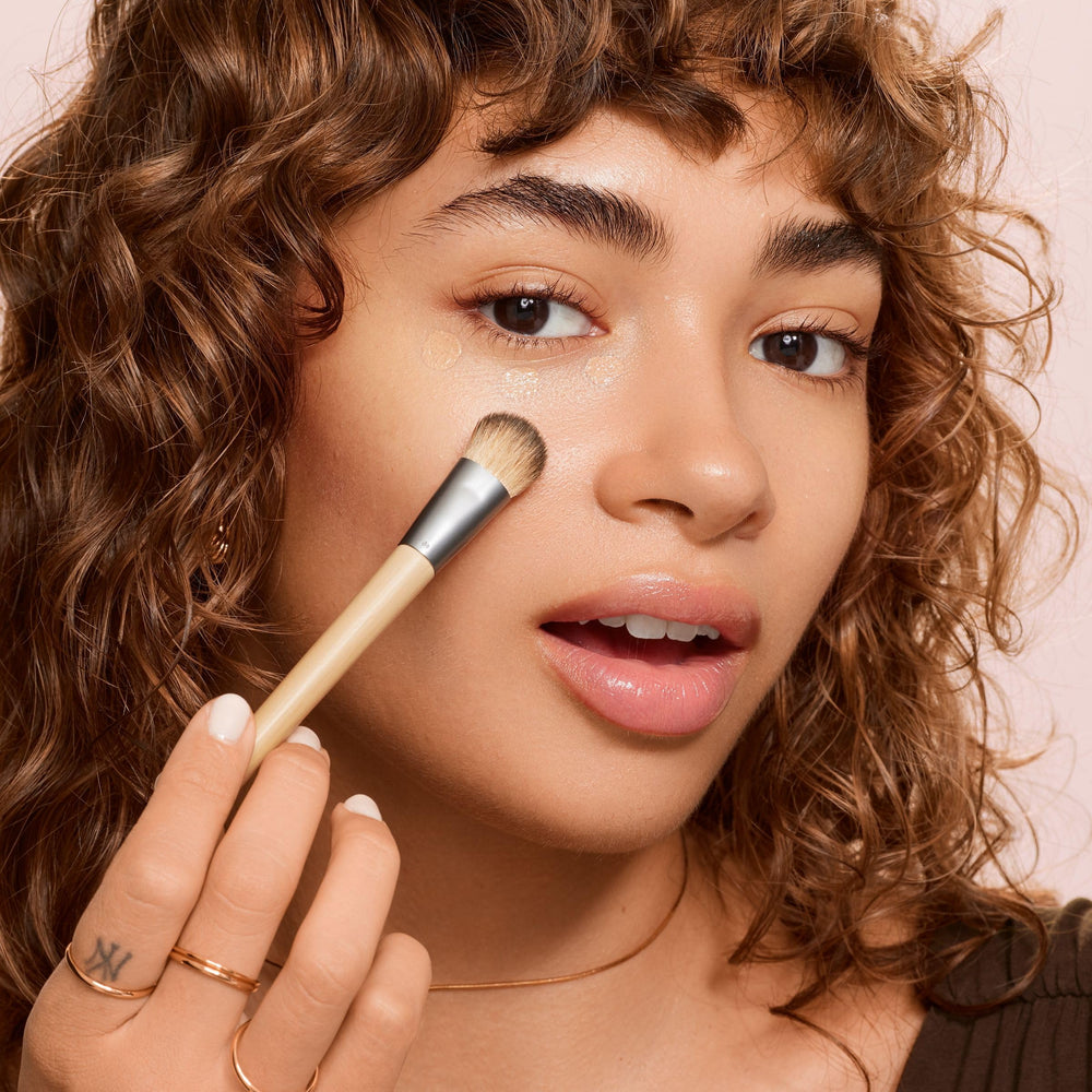 EcoTools Precision Concealer Brush sustainable bamboo handle and ergonomic design
