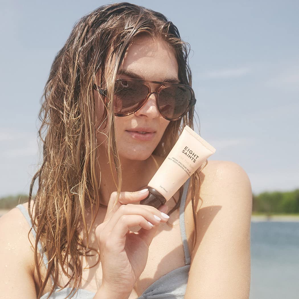Eight Saints SPF 30 dispense demonstrates convenient daily use