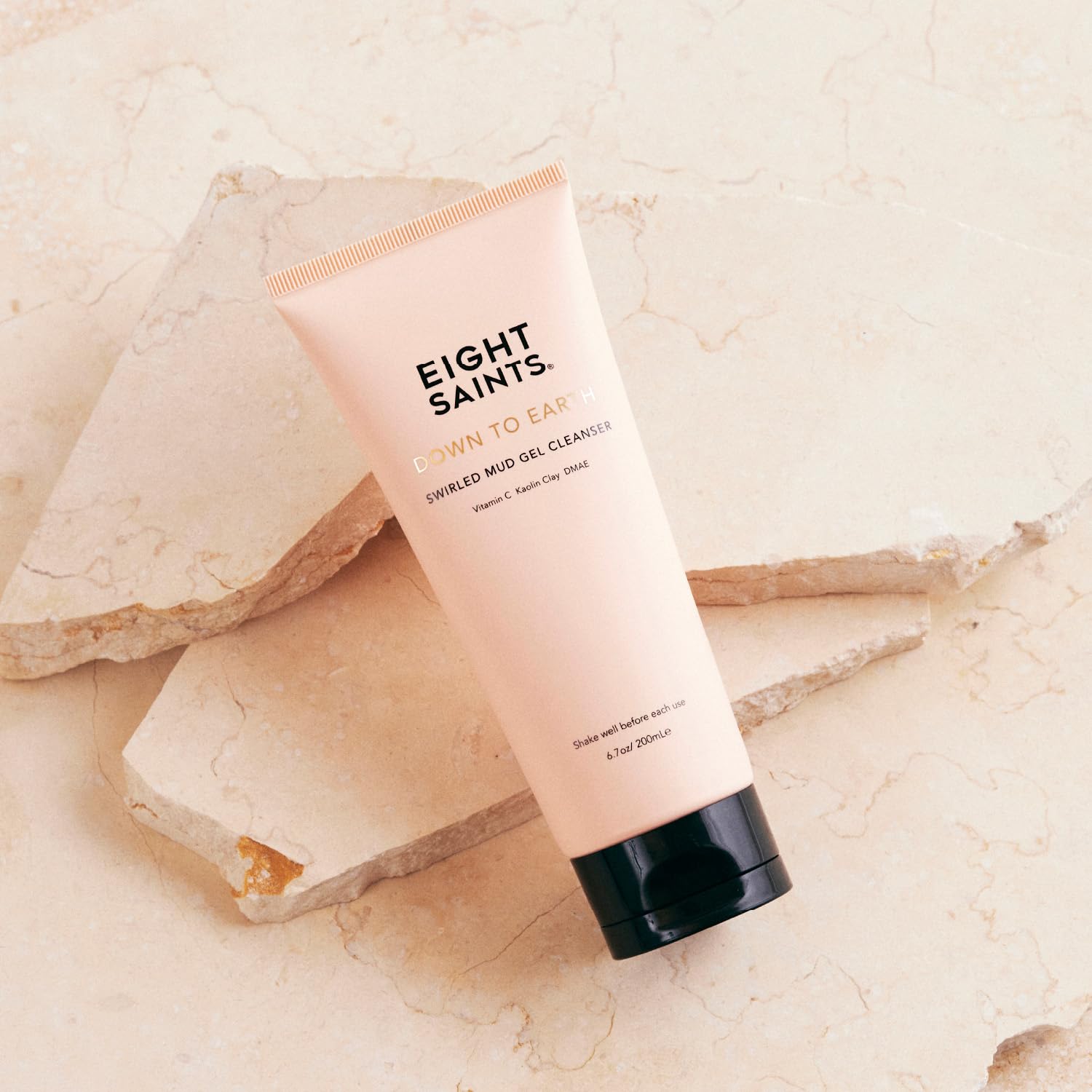 Eight Saints mud gel texture swatch demonstrating oil absorption and refreshing feel.