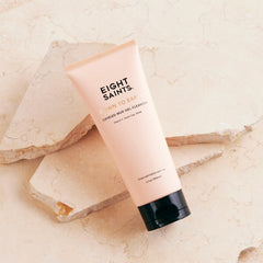 Eight Saints mud gel texture swatch demonstrating oil absorption and refreshing feel.