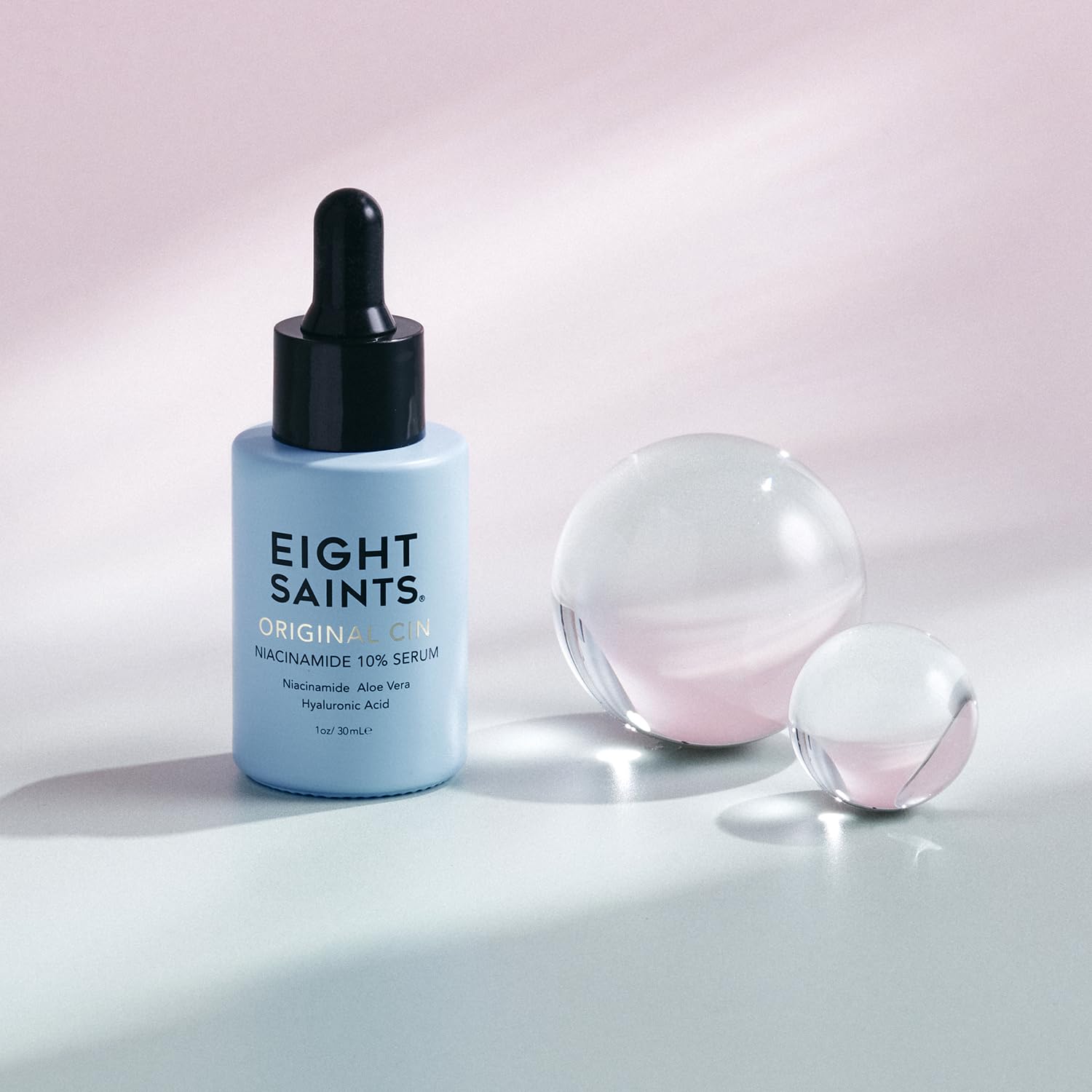 Image featuring aloe vera and hyaluronic acid in Eight Saints formula