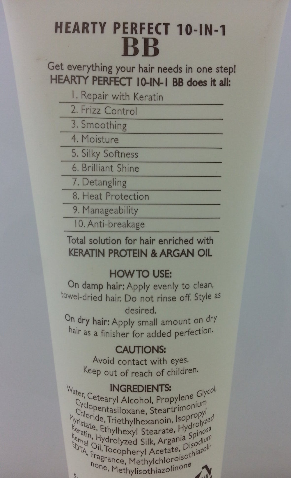 Contiene keratina y argán para brillo y control del frizz.