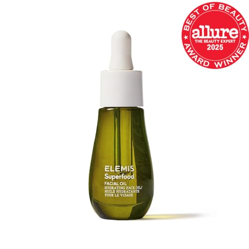 ELEMIS Superfood Facial Oil pour demonstrates quick hydration