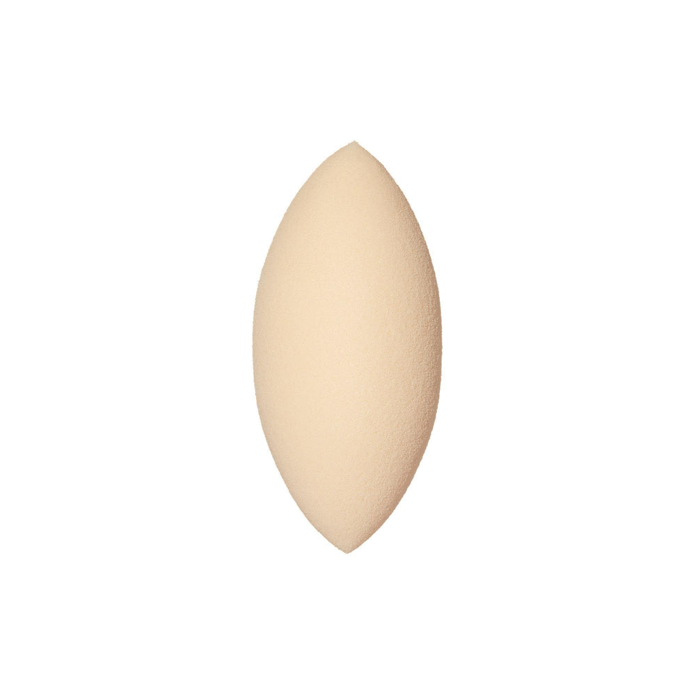 e.l.f. Camo Concealer Sponge made of latex-free foam for gentle, smooth application.