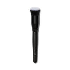 e.l.f. Camo Liquid Blush Brush angled head for precise cheek application and blending.