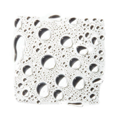 e.l.f. Daily Brush Cleaner air dry brush enables safe, efficient drying after cleansing