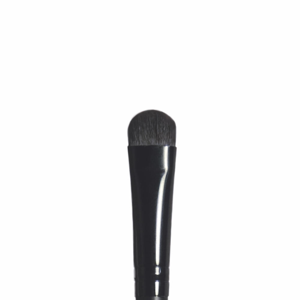 e.l.f. Eyeshadow C Brush ideal for smoky eye use with dry or wet shadows