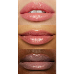 Aplicación sedosa de Glow Reviver Slipstick para color medio y brillo suave.