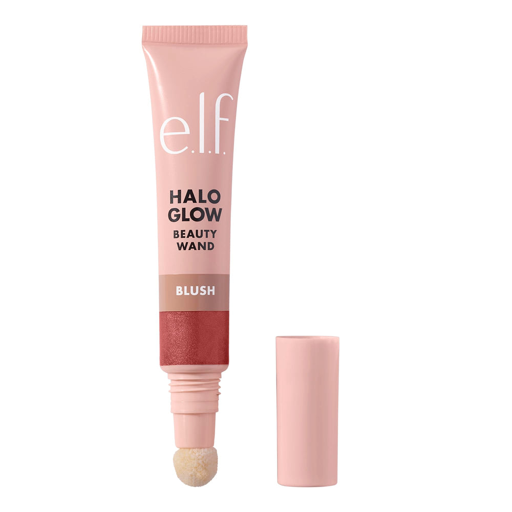 e.l.f. Halo Glow Blush Wand aporta resplandor suave a las mejillas.